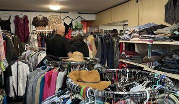Thrift Shops: Moda Sostenible, Ahorro y Estilo Único